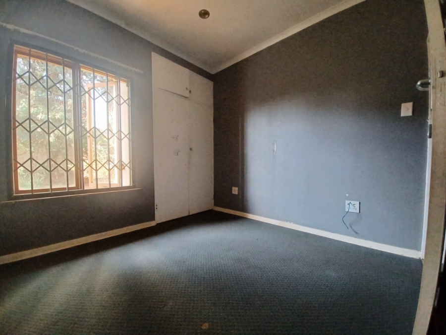4 Bedroom Property for Sale in Linden Gauteng
