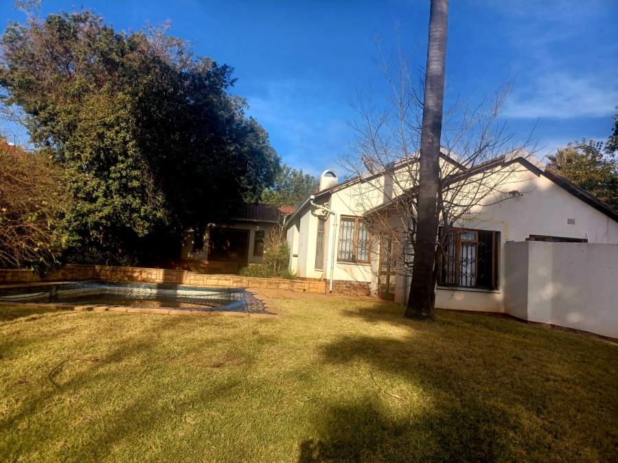 4 Bedroom Property for Sale in Linden Gauteng