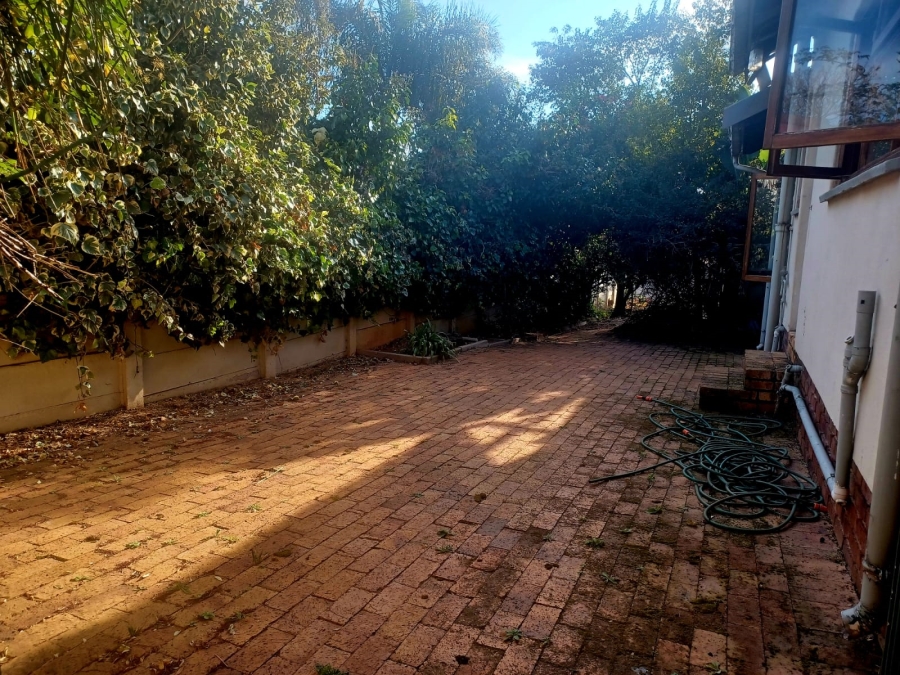 4 Bedroom Property for Sale in Linden Gauteng