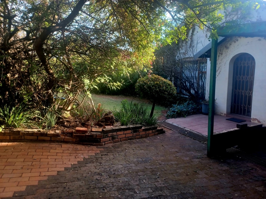 4 Bedroom Property for Sale in Linden Gauteng