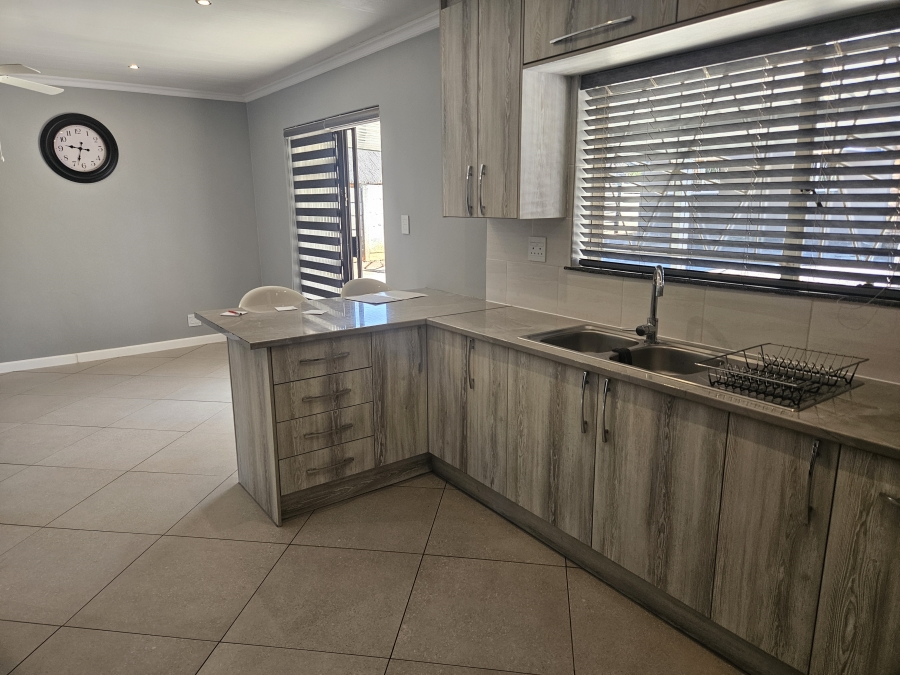 4 Bedroom Property for Sale in Witpoortjie Gauteng