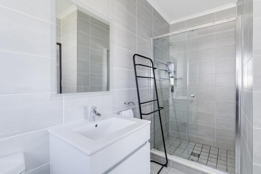 1 Bedroom Property for Sale in Waterfall Gauteng