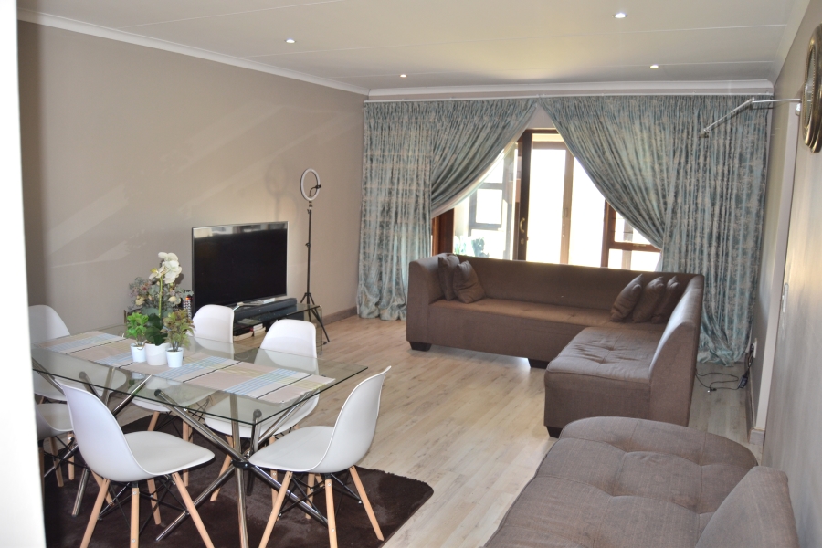 3 Bedroom Property for Sale in Thatchfield Estate Gauteng