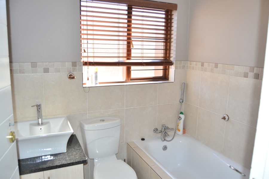 3 Bedroom Property for Sale in Thatchfield Estate Gauteng