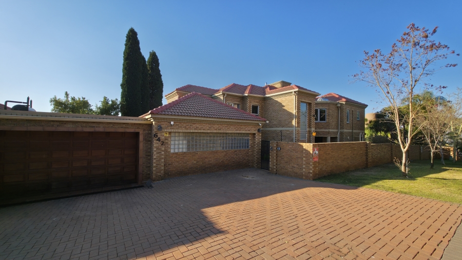 5 Bedroom Property for Sale in Moreleta Park Gauteng
