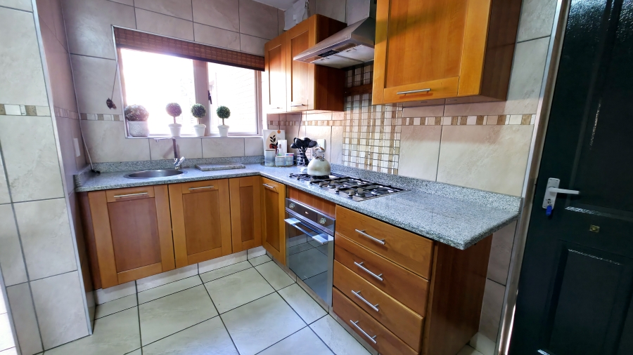 5 Bedroom Property for Sale in Moreleta Park Gauteng