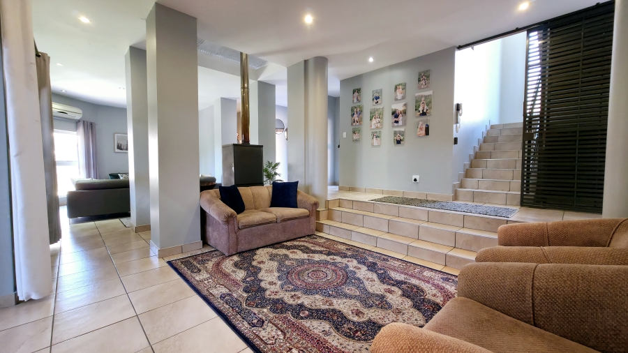 5 Bedroom Property for Sale in Moreleta Park Gauteng