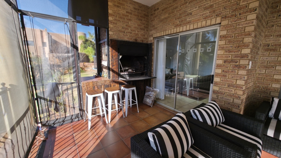 5 Bedroom Property for Sale in Moreleta Park Gauteng