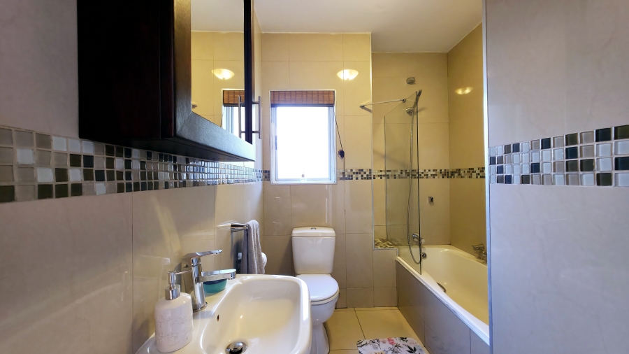 5 Bedroom Property for Sale in Moreleta Park Gauteng