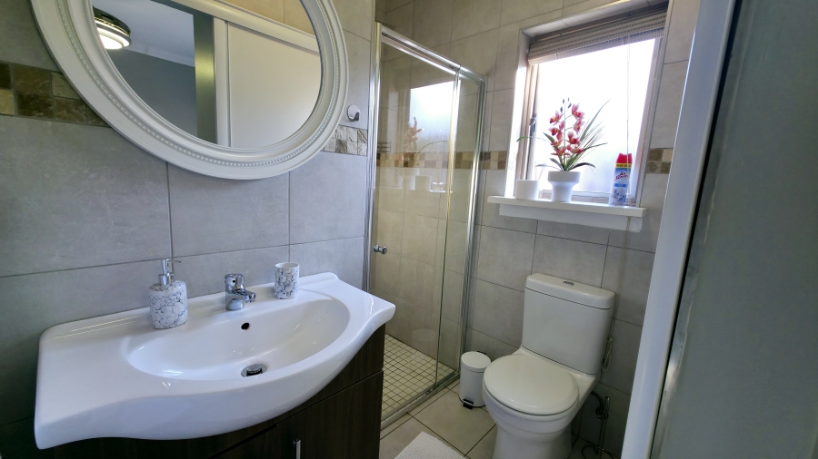 5 Bedroom Property for Sale in Moreleta Park Gauteng