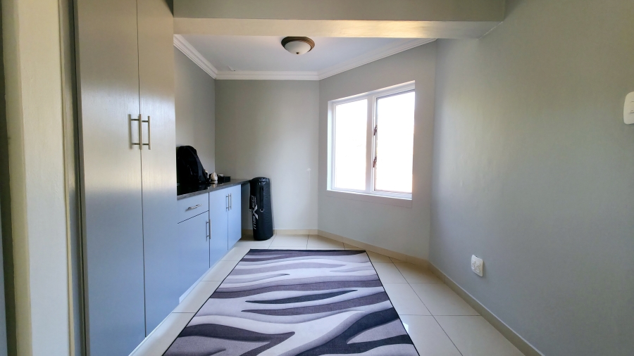 5 Bedroom Property for Sale in Moreleta Park Gauteng