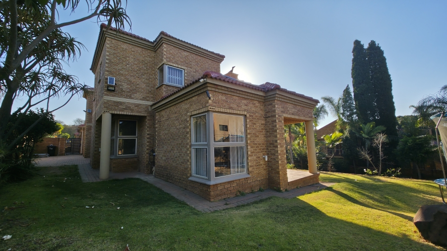 5 Bedroom Property for Sale in Moreleta Park Gauteng