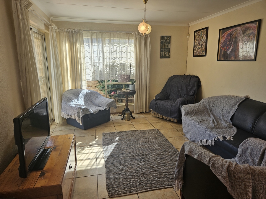 3 Bedroom Property for Sale in Roodekrans Gauteng