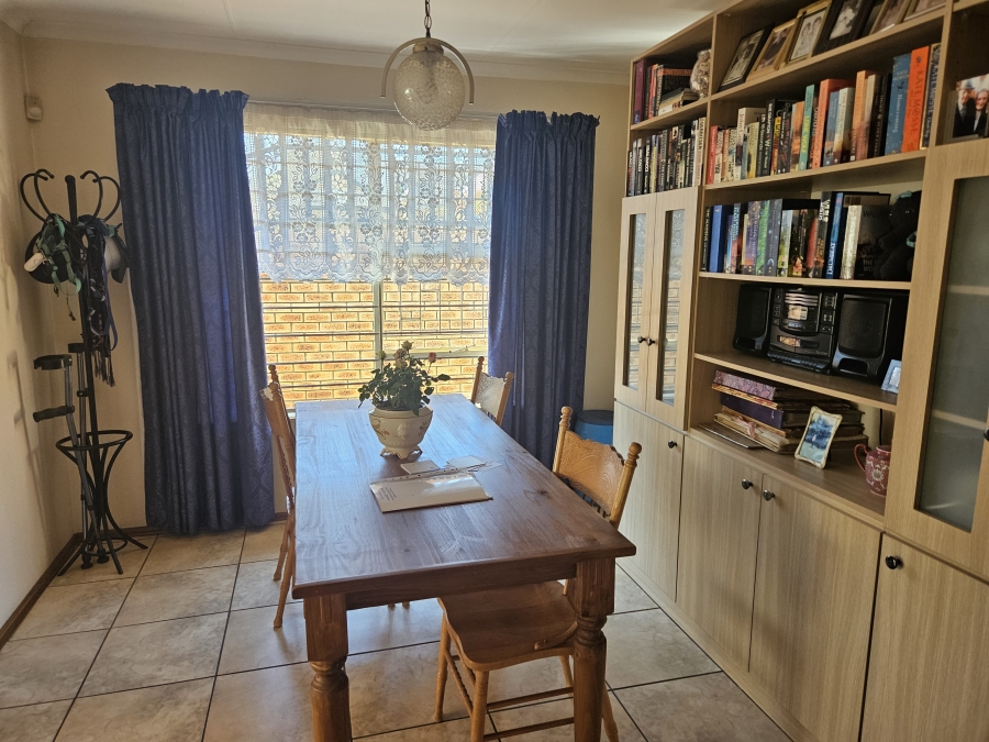 3 Bedroom Property for Sale in Roodekrans Gauteng
