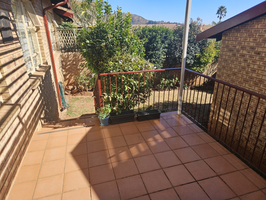 3 Bedroom Property for Sale in Roodekrans Gauteng