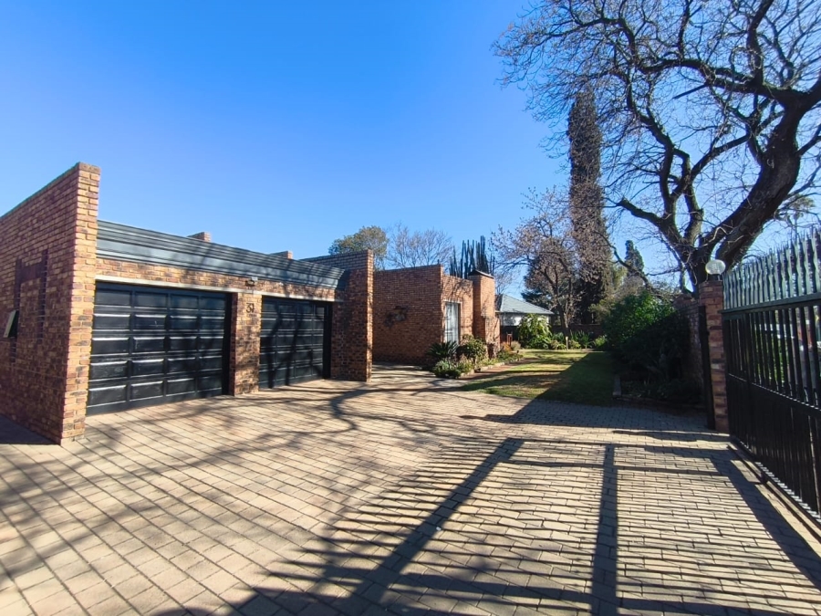 3 Bedroom Property for Sale in Brackenhurst Gauteng