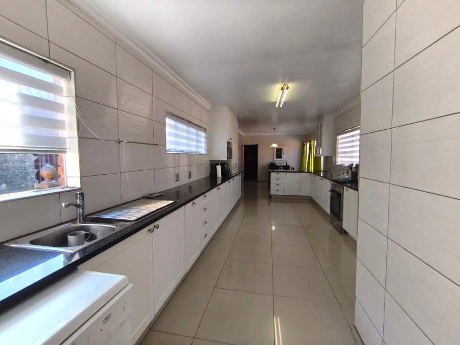3 Bedroom Property for Sale in Brackenhurst Gauteng