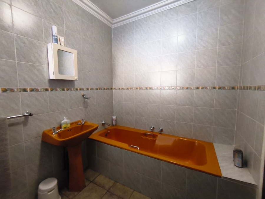 3 Bedroom Property for Sale in Brackenhurst Gauteng