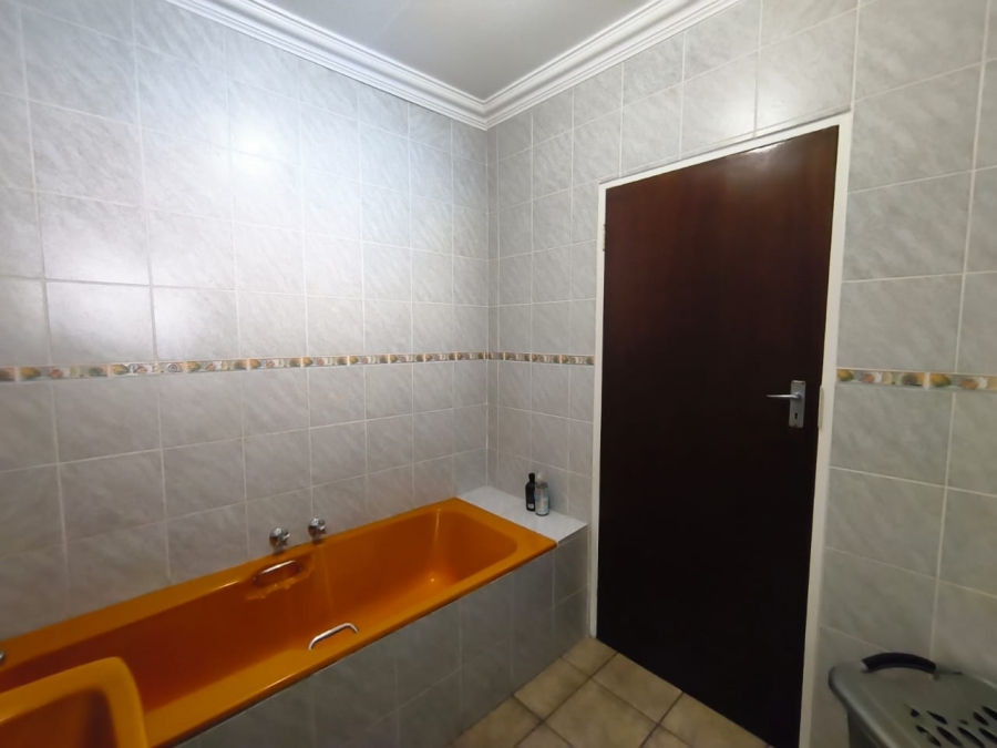 3 Bedroom Property for Sale in Brackenhurst Gauteng