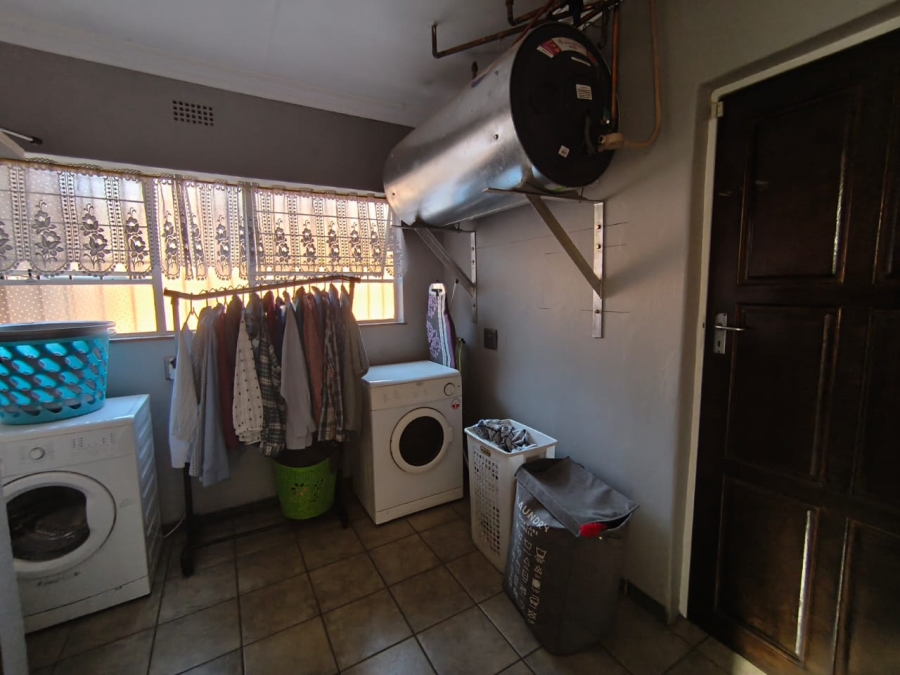 3 Bedroom Property for Sale in Brackenhurst Gauteng