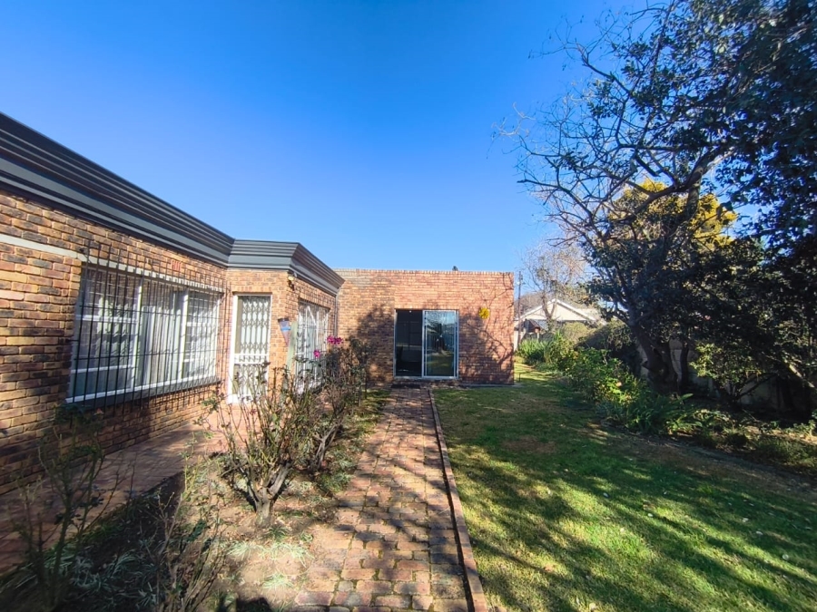 3 Bedroom Property for Sale in Brackenhurst Gauteng