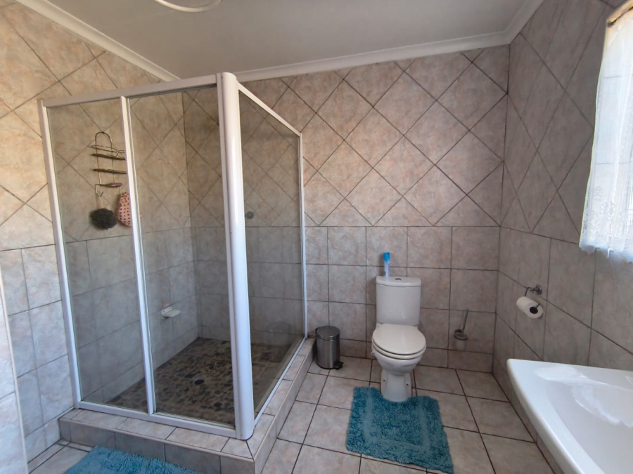 3 Bedroom Property for Sale in Brackenhurst Gauteng