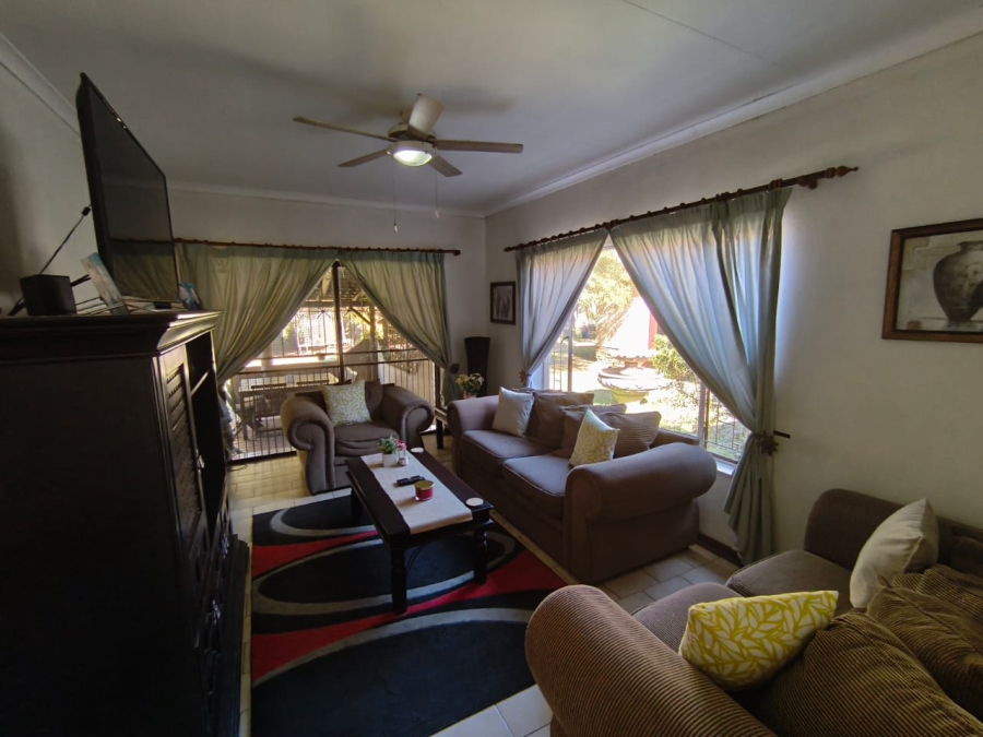 3 Bedroom Property for Sale in Brackenhurst Gauteng