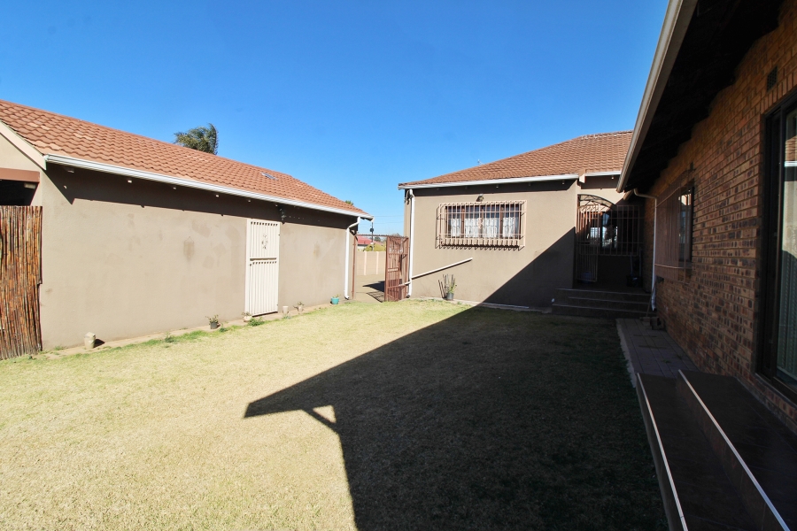 5 Bedroom Property for Sale in Primrose Gauteng
