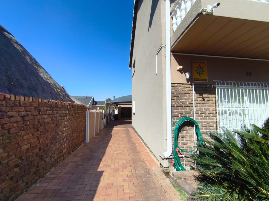 4 Bedroom Property for Sale in Brackenhurst Gauteng