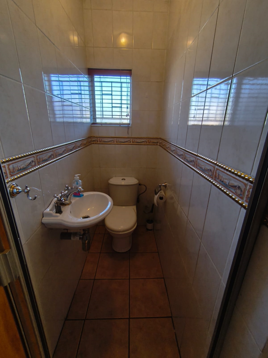 4 Bedroom Property for Sale in Brackenhurst Gauteng