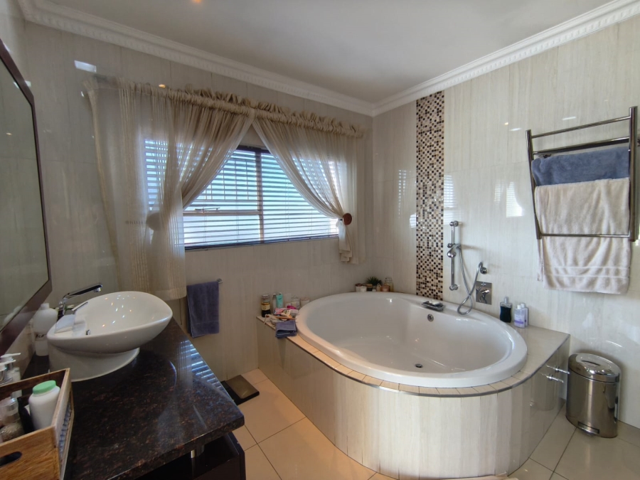 4 Bedroom Property for Sale in Brackenhurst Gauteng