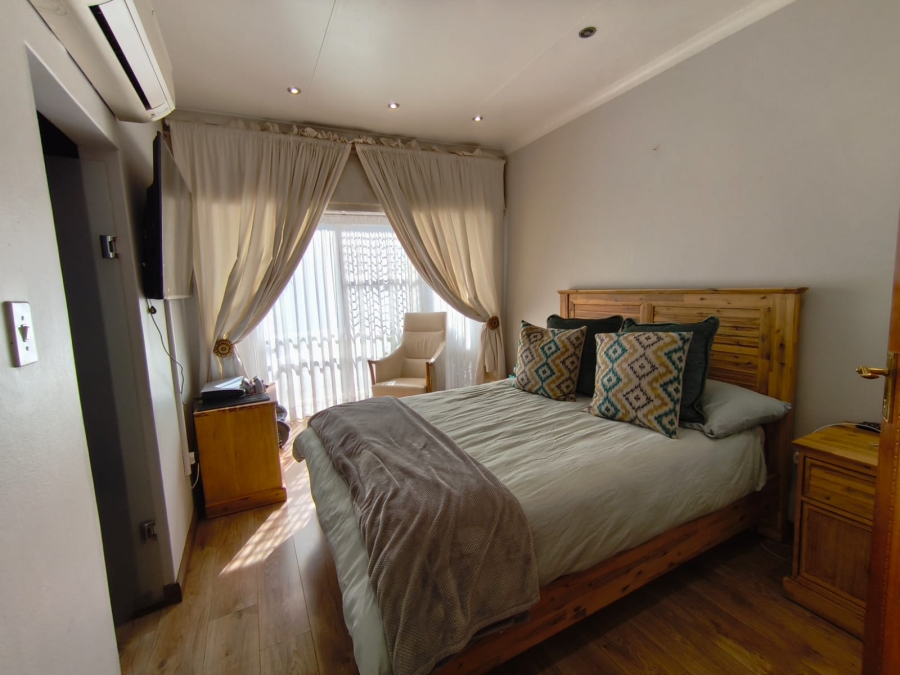 4 Bedroom Property for Sale in Brackenhurst Gauteng
