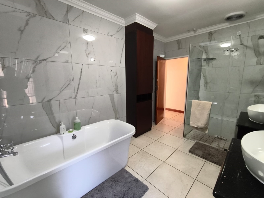 4 Bedroom Property for Sale in Brackenhurst Gauteng