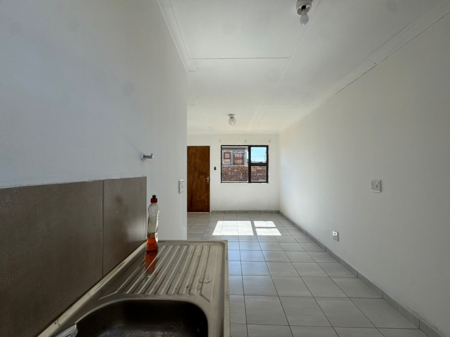 2 Bedroom Property for Sale in Toekomsrus Gauteng
