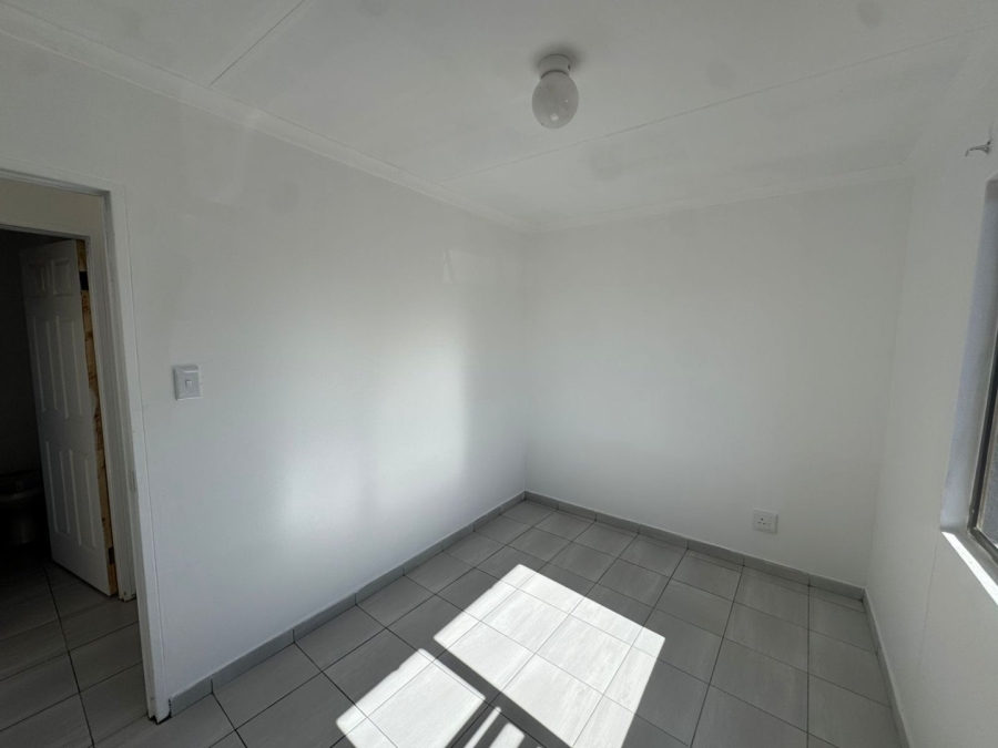 2 Bedroom Property for Sale in Toekomsrus Gauteng