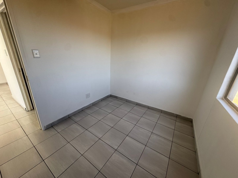 2 Bedroom Property for Sale in Toekomsrus Gauteng