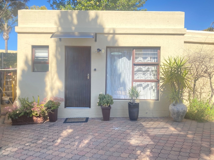 To Let 1 Bedroom Property for Rent in Beverley Gauteng