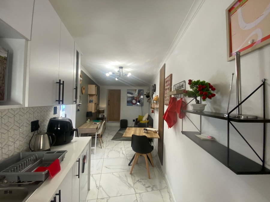 To Let 1 Bedroom Property for Rent in Beverley Gauteng