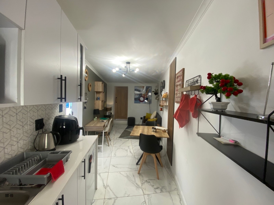 To Let 1 Bedroom Property for Rent in Beverley Gauteng