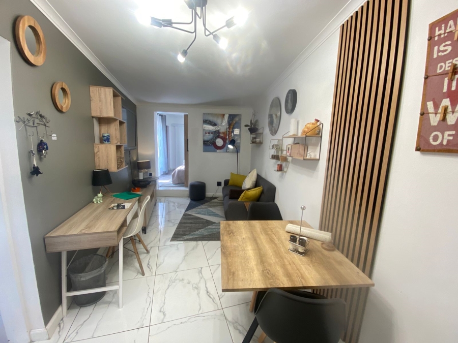 To Let 1 Bedroom Property for Rent in Beverley Gauteng