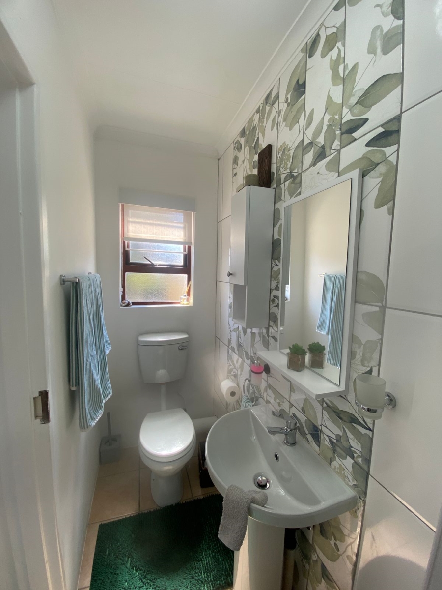 To Let 1 Bedroom Property for Rent in Beverley Gauteng