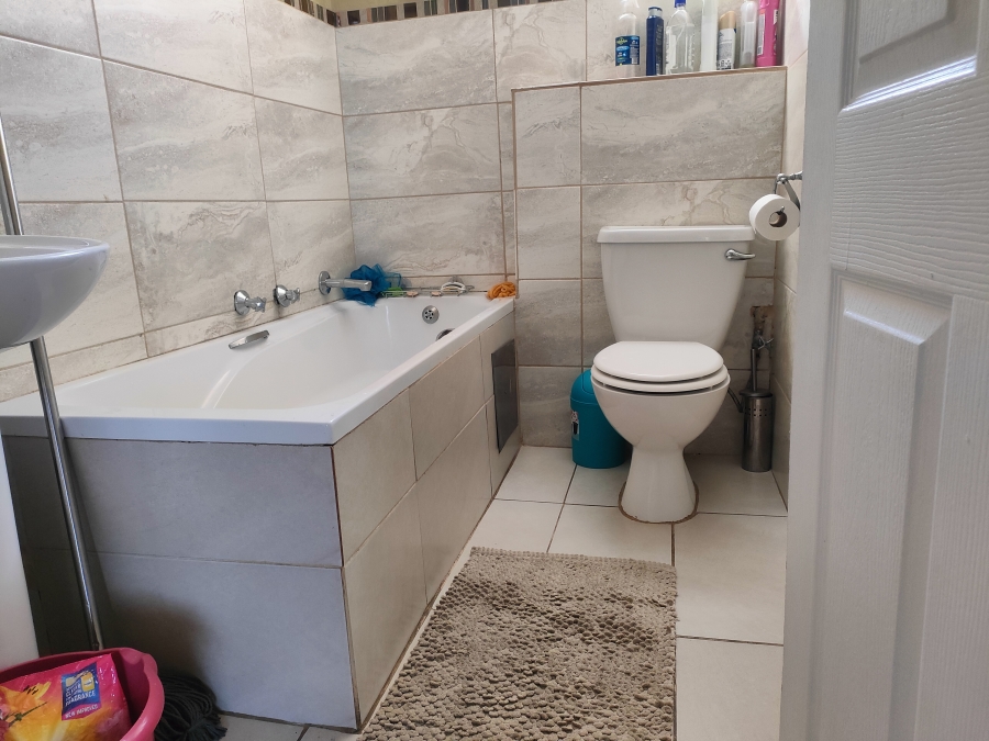 2 Bedroom Property for Sale in Silverton Gauteng