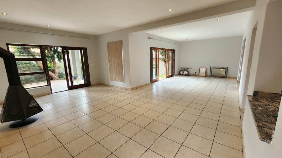 3 Bedroom Property for Sale in Magaliessig Gauteng