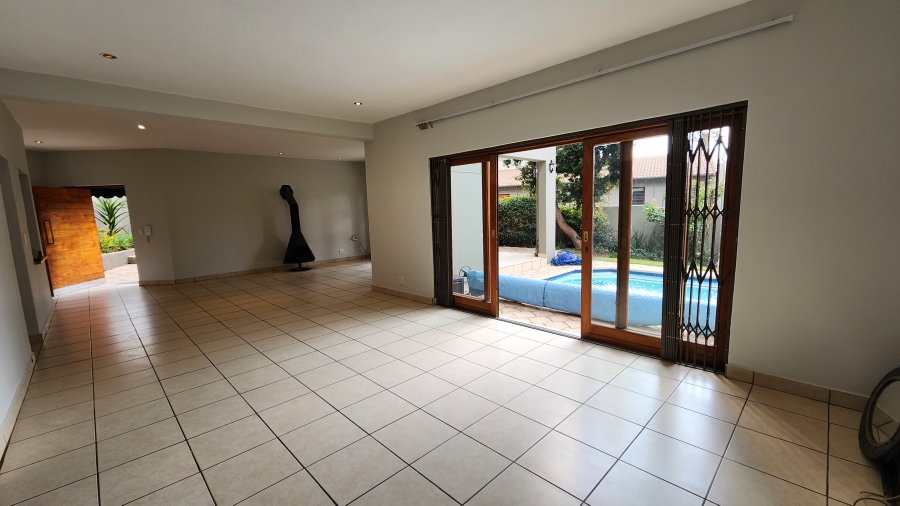 3 Bedroom Property for Sale in Magaliessig Gauteng