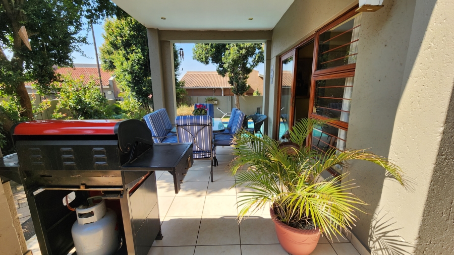 3 Bedroom Property for Sale in Magaliessig Gauteng