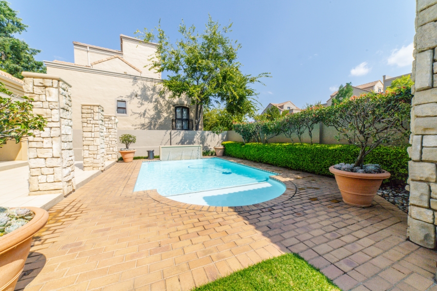 To Let 1 Bedroom Property for Rent in Lonehill Gauteng