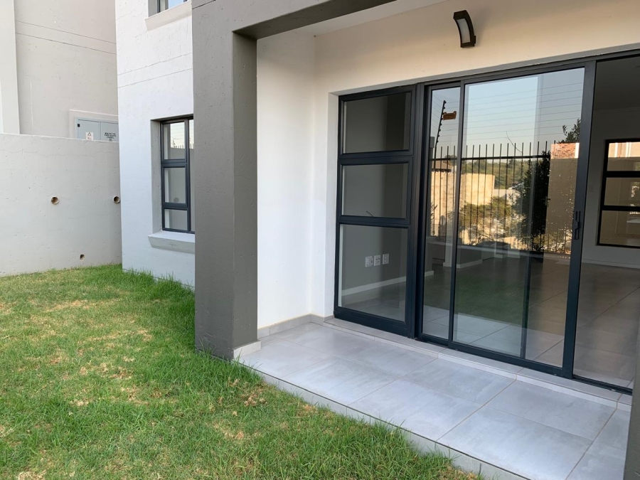 To Let 2 Bedroom Property for Rent in Lonehill Gauteng