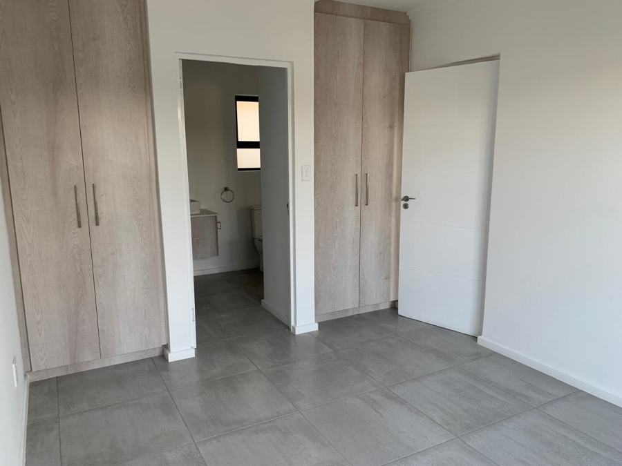 To Let 2 Bedroom Property for Rent in Lonehill Gauteng