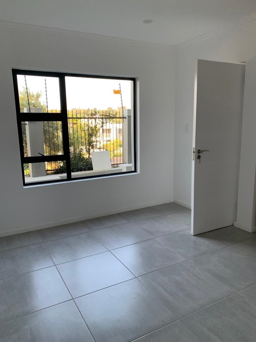 To Let 2 Bedroom Property for Rent in Lonehill Gauteng