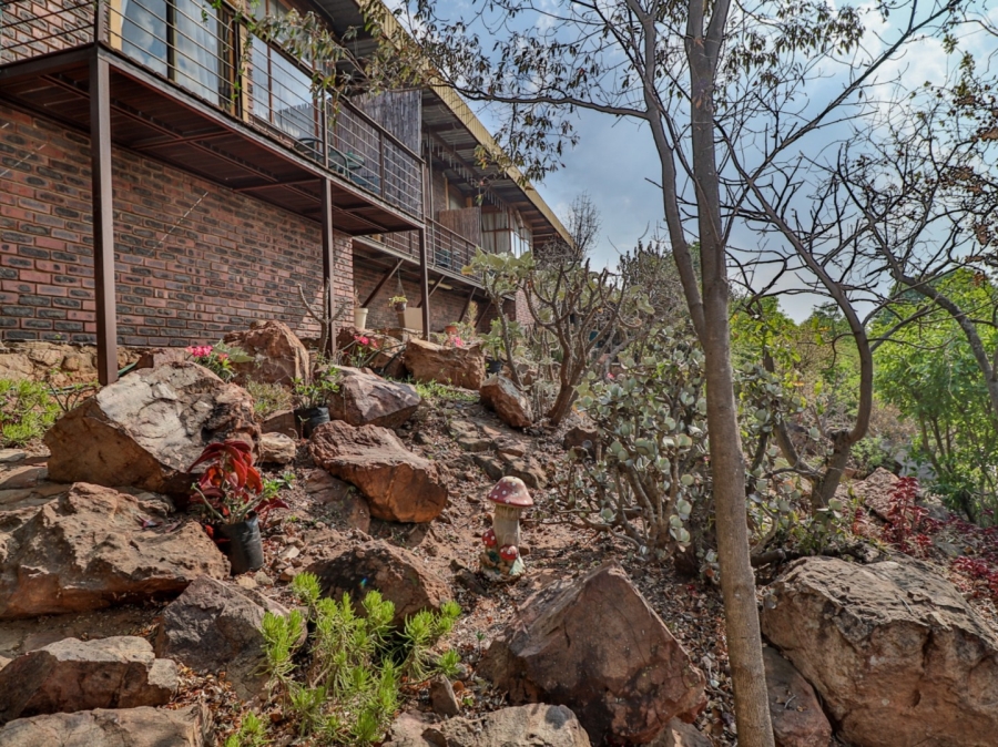 6 Bedroom Property for Sale in Kilner Park Gauteng